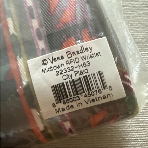 Vera Bradley RFID Midtown Wristlet Wallet in City Plaid - NWT - Picture 6 of 6